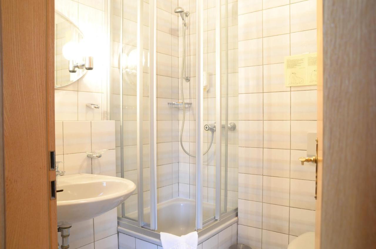 Waldhotel Twiehaus Garni Любек Экстерьер фото